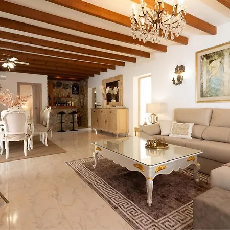 Cara, Costabella Villa Marbella